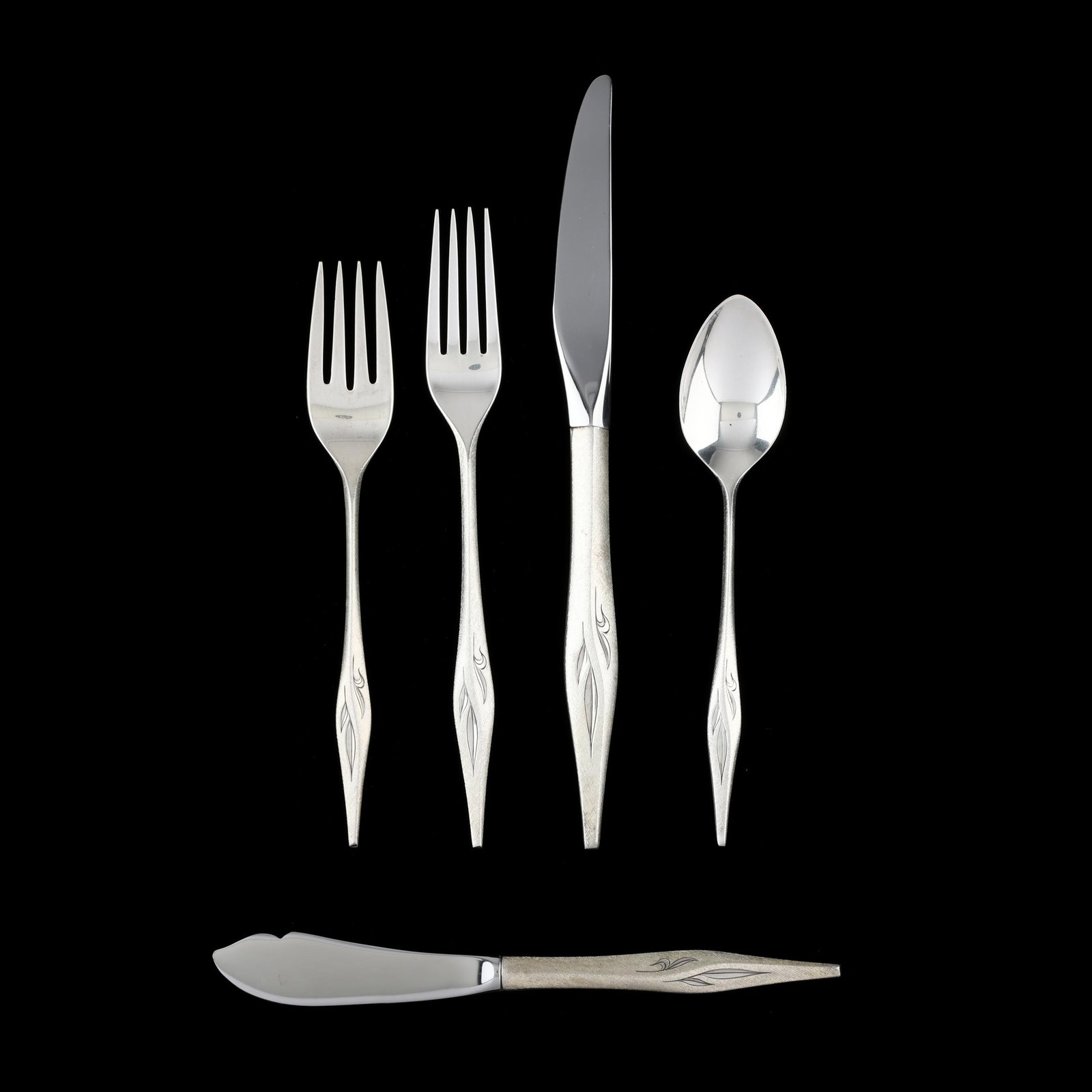 Wallace Dawn Mist Sterling Silver Flatware Service (1 of 6)
