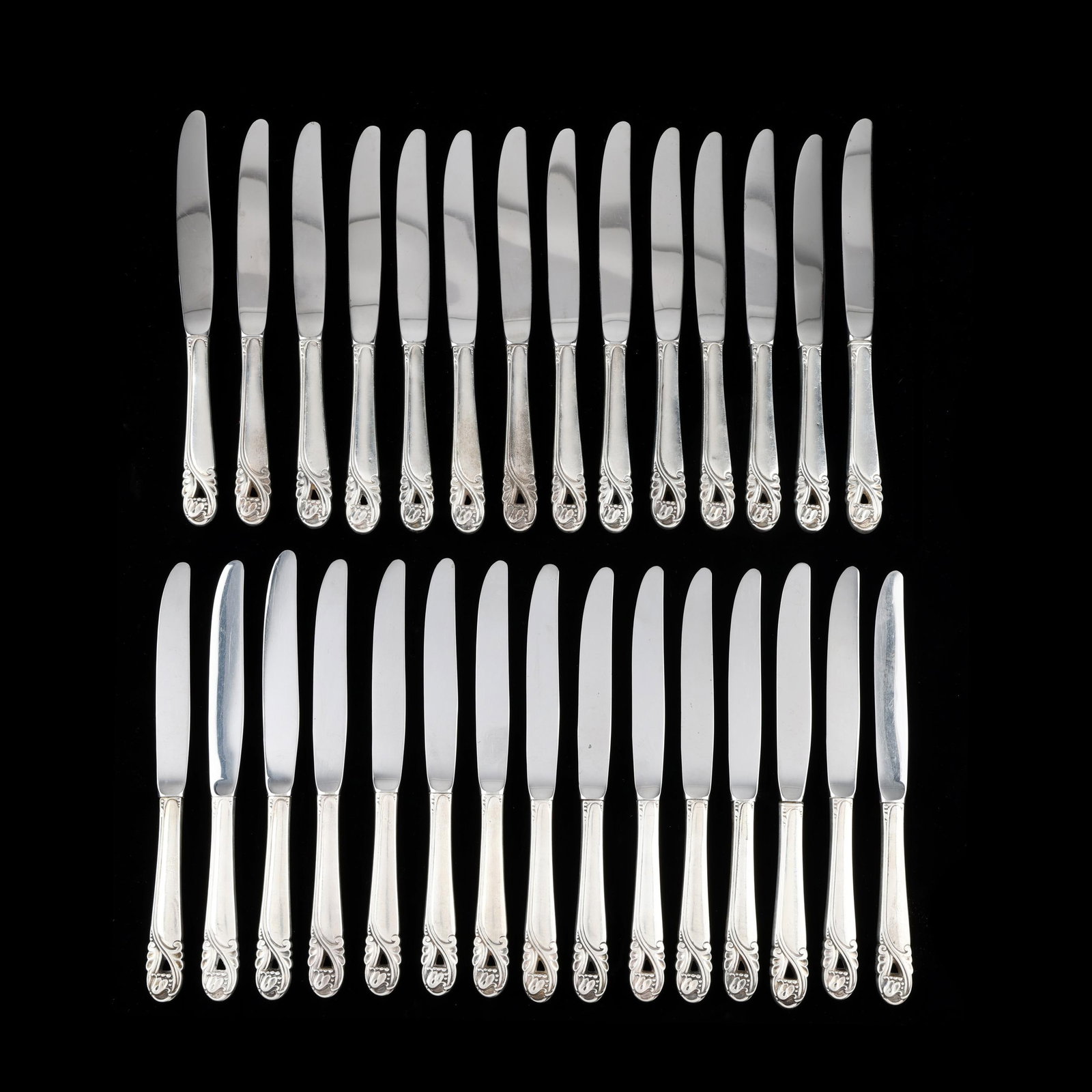Set of (29) International Spring Glory Sterling Silver Dinner Knives (1 of 3)