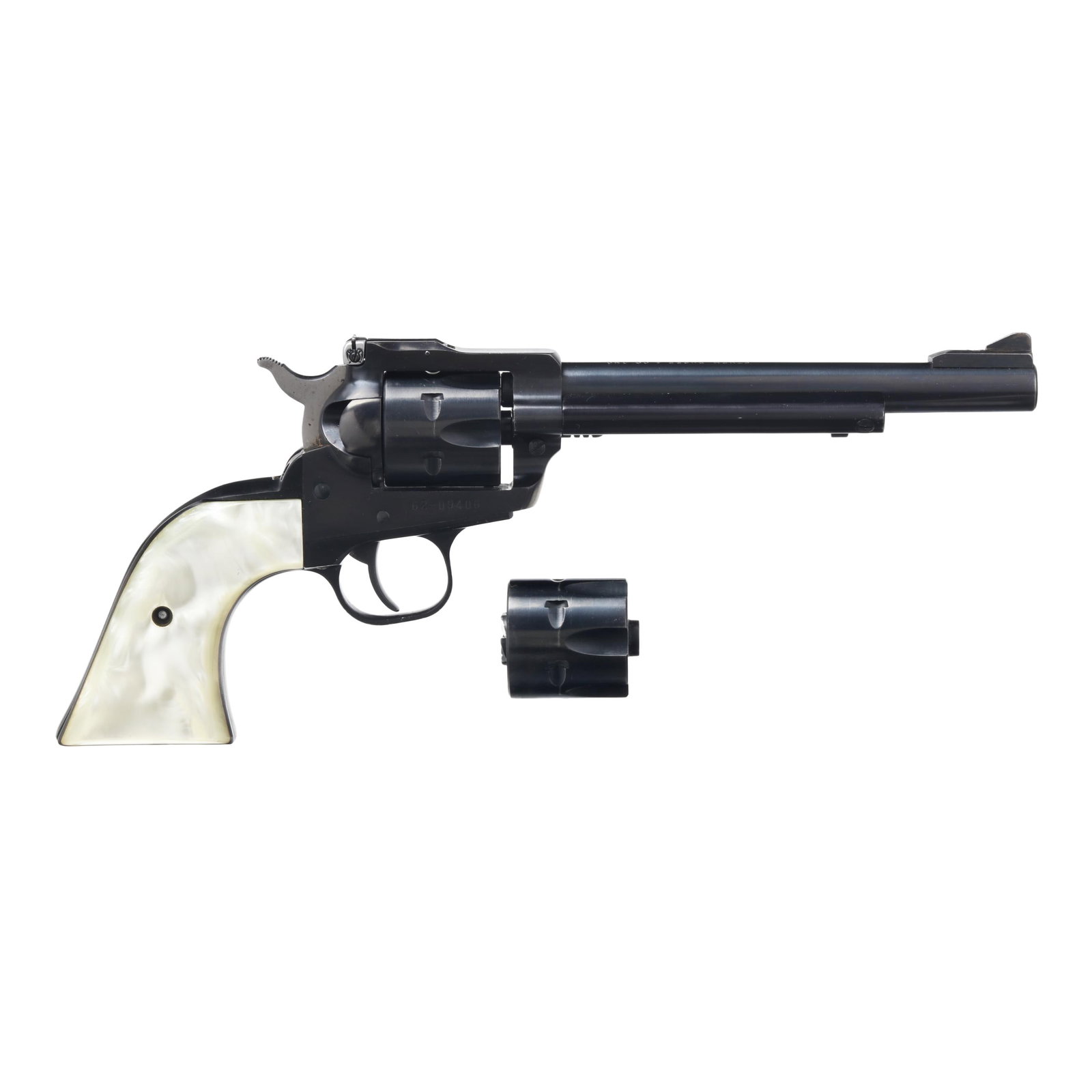 Ruger Single Size .22 LR / .22 MAG Revolver w/ Western Belt & Holster Rig: Ruger Single Size .22 LR / .22 MAG Revolver w/ Western Belt & Holster Rig Serial number 62-09406 present on right side of blued frame, text of RUGER SINGLE SIX NEW MODEL .22 CAL. present on left side 