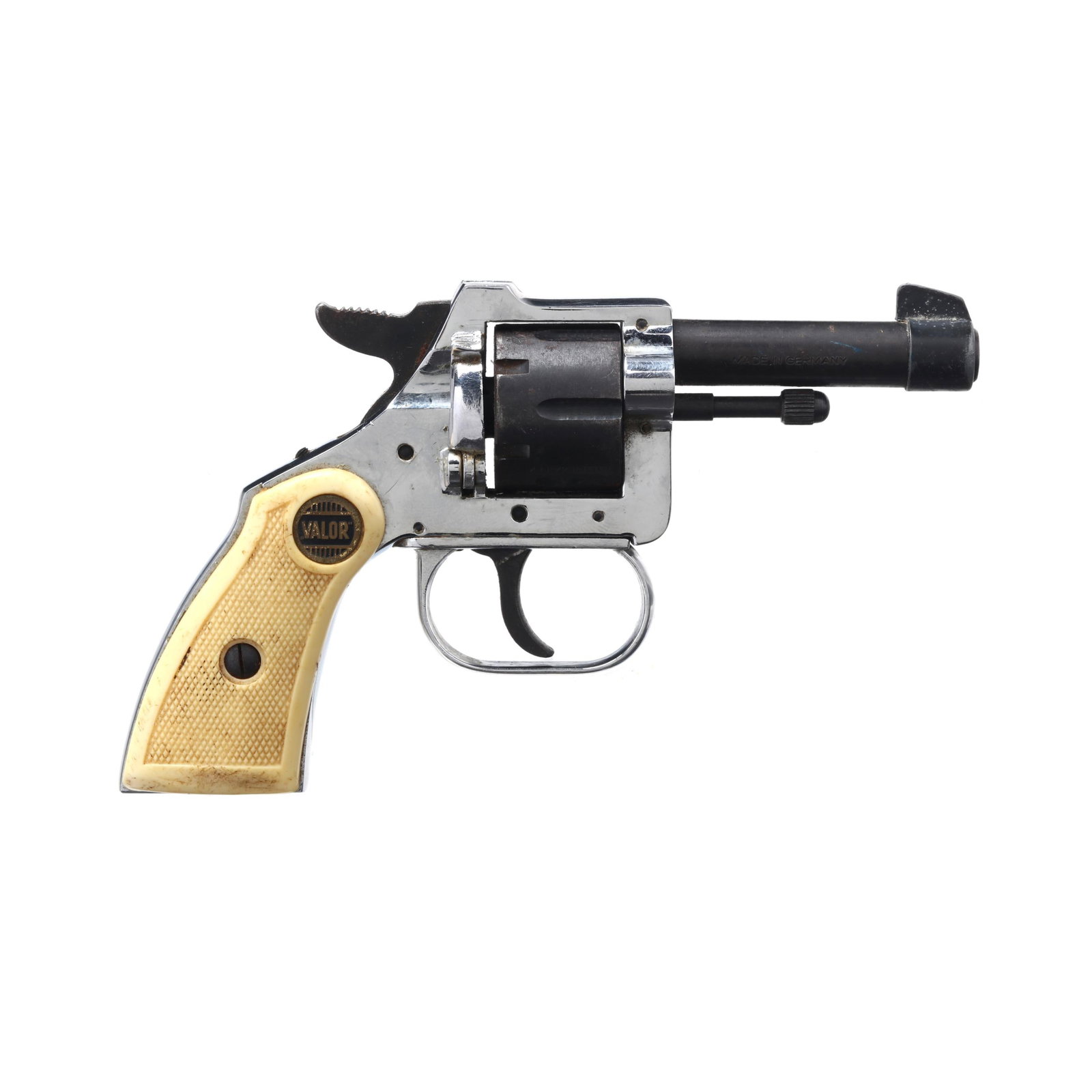 Valor .22 Short Revolver: Valor .22 Short Revolver Serial number 678496 present on frame, barrel and cylinder, text of CAL. 22 SHORT present on left side of barrel, text of MADE IN GERMANY present on right side of barrel, yell