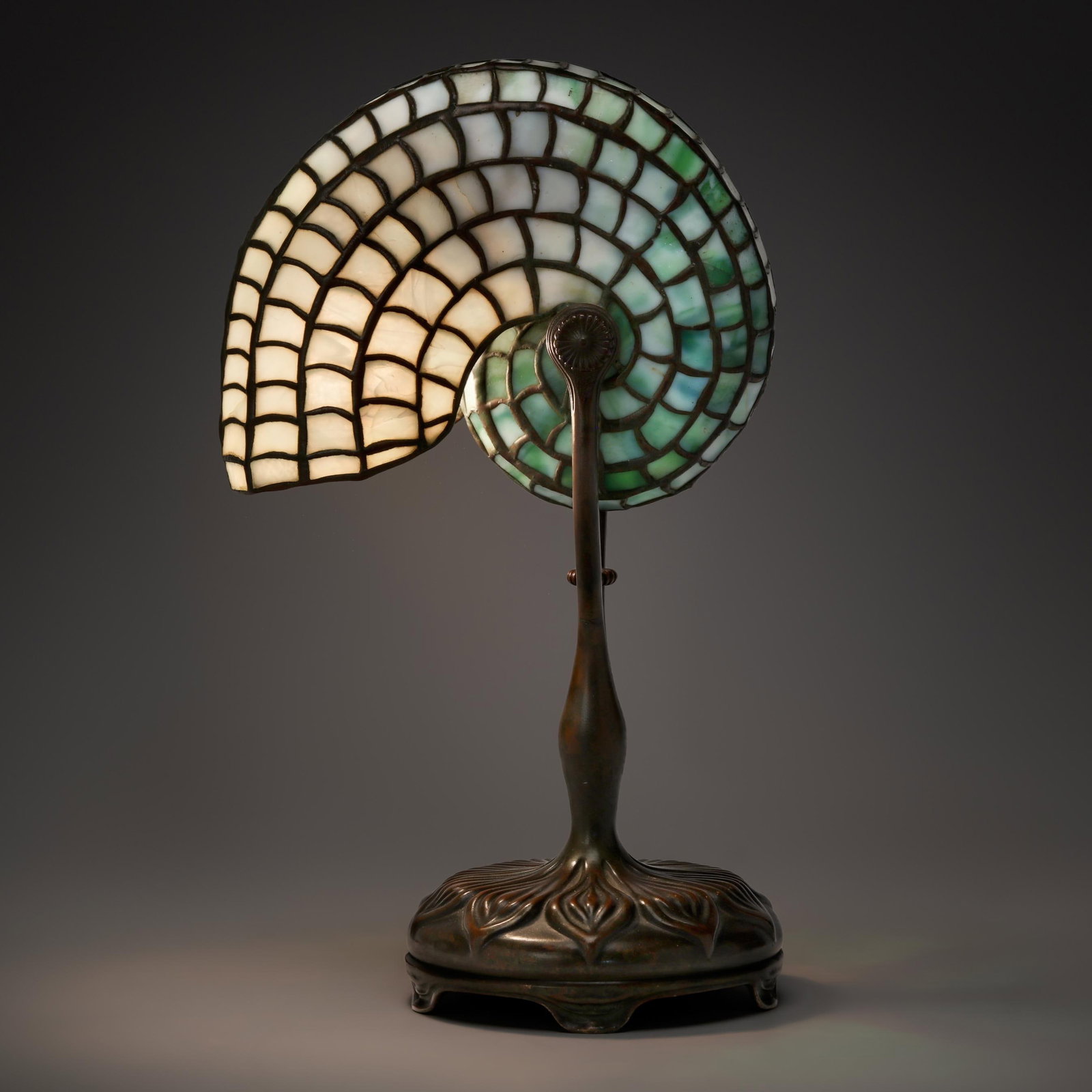 Tiffany Studios, Nautilus Leaded Glass Table Lamp (1 of 11)