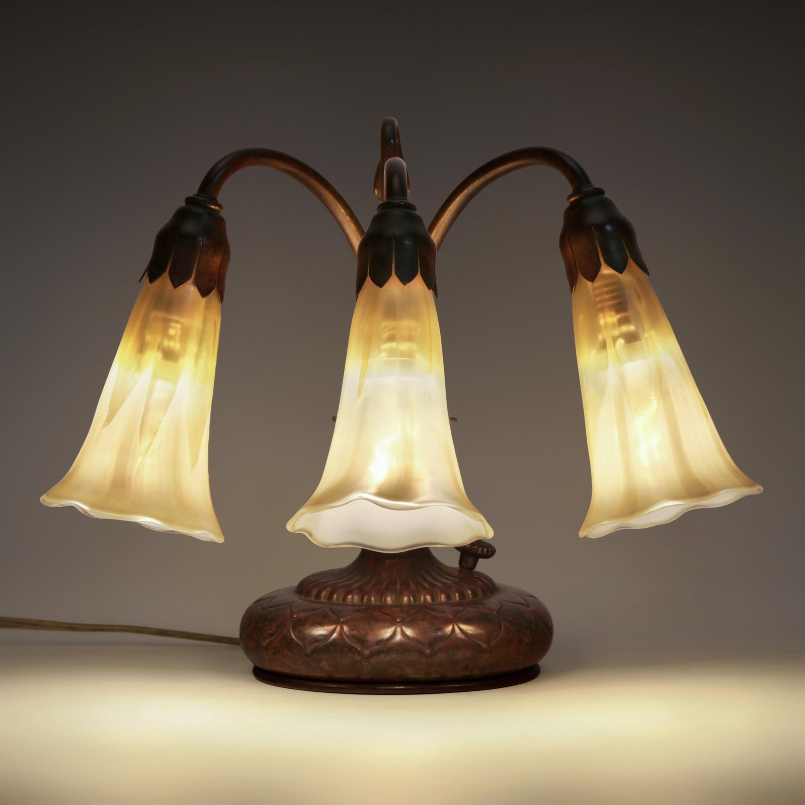Tiffany Studios, Three Light Lily Piano Lamp (1 of 18)