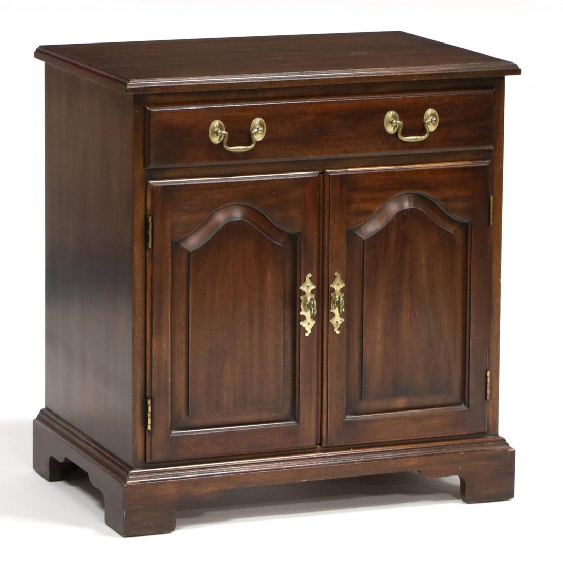 Henkel Harris, Chippendale Style Side Cabinet (1 of 3)