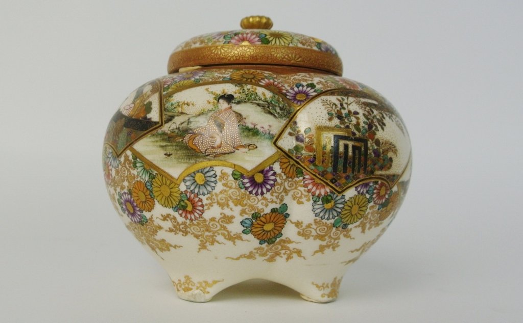 SATSMA CORO , MEIJI PERIOD: A fine satsuma coro from the Meiji period, 5" diam, 5" h. Estimate $300-500