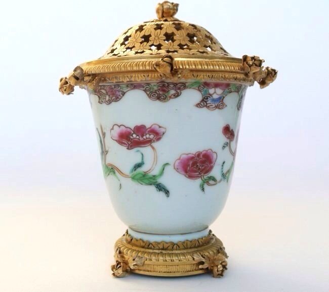 18TH CENTURY CHINESE PORCELAIN AND DORE BRONZE JAR: A fine 18th century famille rose porcelain jar with ormolu mounts, 6" h Estimate $300-400