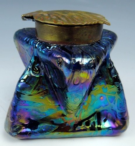 LOETZ INKWELL: Loetz Inkwell, Unusual shape! C.1900 2 3/4” tall. Fine condition . Estimate $300-400