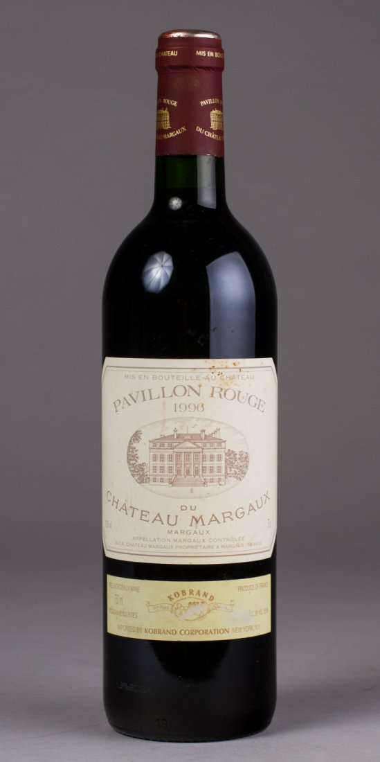 Pavillon Rouge du Château Margaux 1996 French Red Wine: Pavillon Rouge du Château Margaux 1996 French Wine. Bordeaux Red Wine. Base neck fill. The bottle and label are in good condition. The wine has been well maintained and stored in a temperature and hu