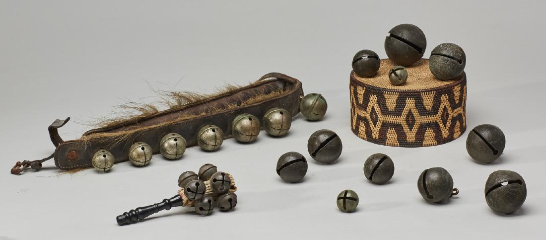 Old 19C Sleigh Bells on Leather Collar 32in Strap: Old 19C Sleigh Bells on Leather Collar Strap with various Bells. The large 19th century nickeled brass bells make a beautiful Christmas sound. The set of 13 graduated sleigh bells and mounted on a lea