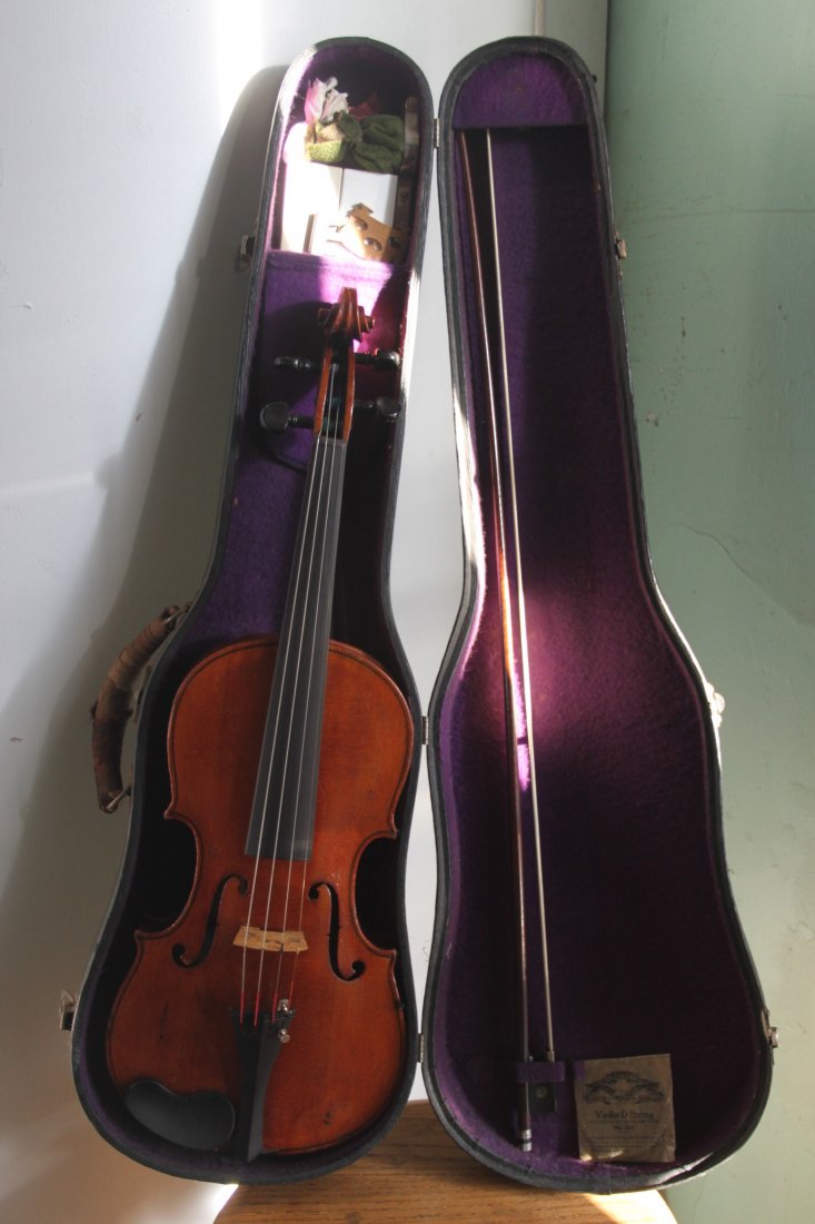 Vintage Antonio Stratovarius Violin and Bow: Vintage Antonio Stratovarius Violin and Bow in case. Has accessories.