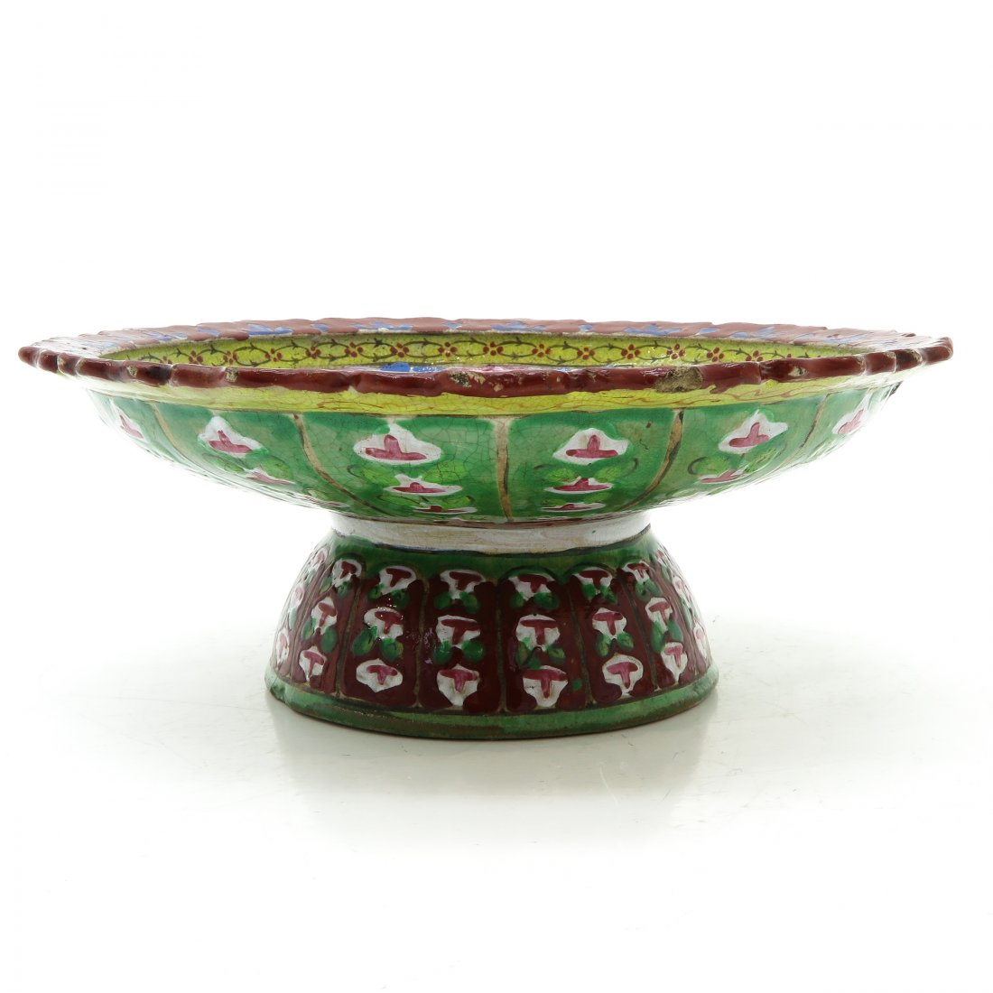 China Porcelain 19th Century Altar Plate: 25 x 10 x 25 cm.