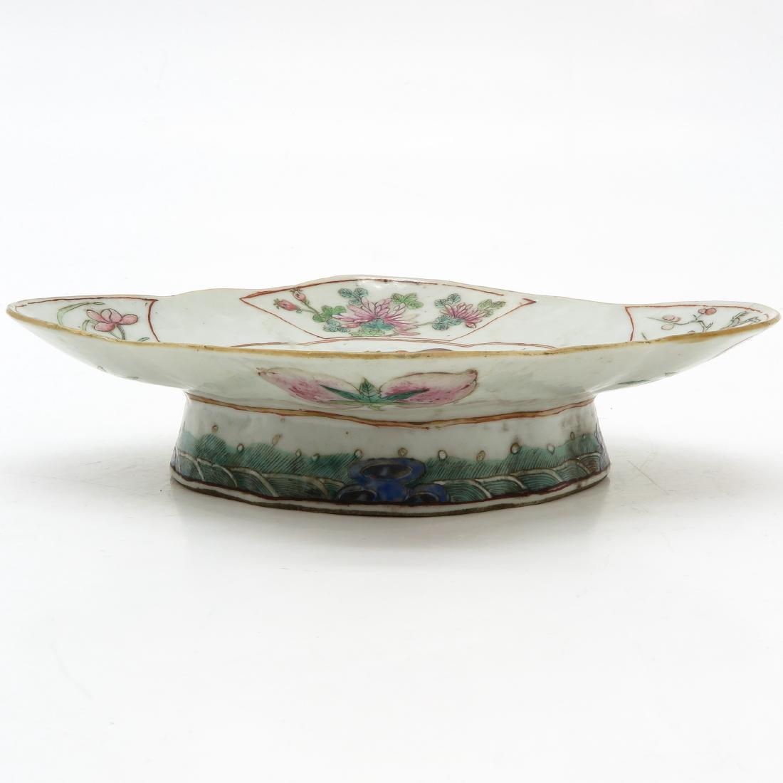 Altar Plate: China, polychrome decor, 24 x 5 x 19 cm., hairline.