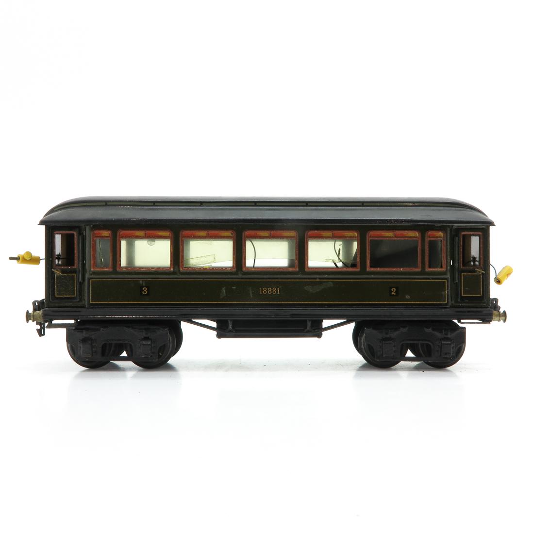 Vintage Marklin Passenger Car (1 of 6)