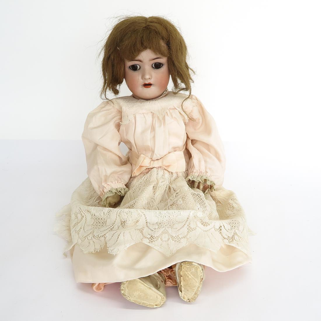 Heinrich Handwerck / Simon & Halbig Doll (1 of 3)