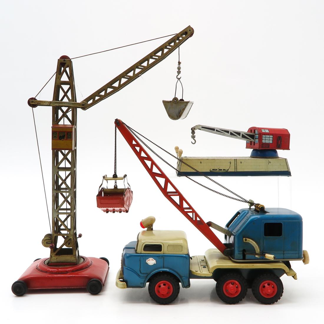 Diverse Lot of Vintage Construction Toys (1 of 3)