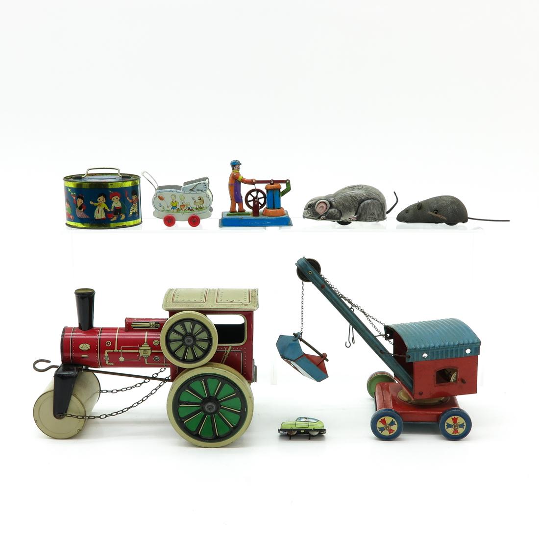 Diverse Lot of Vintage Toys (1 of 3)