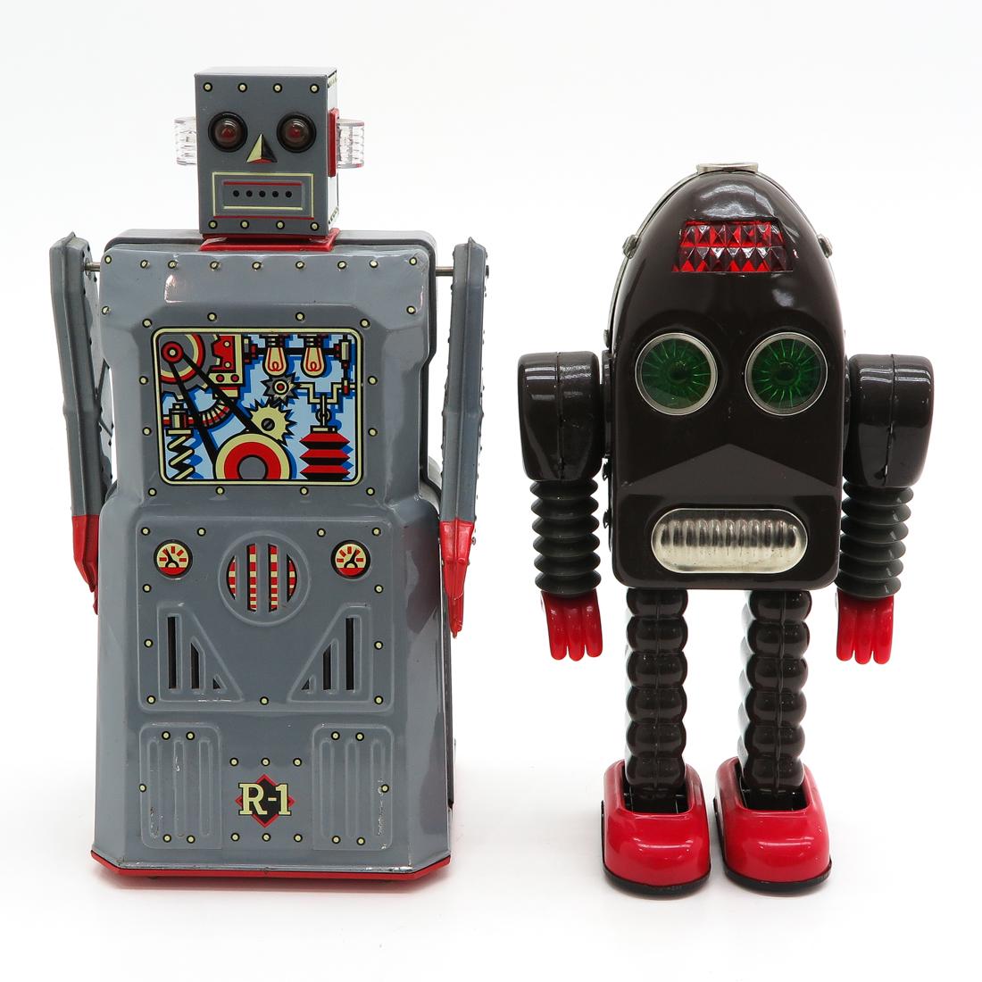 Diverse Lot of 2 Vintage Toy Robots (1 of 4)