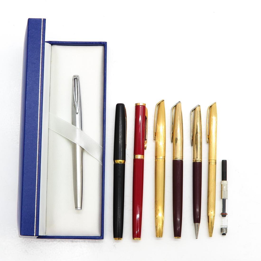 Diverse Lot of Vintage Pens: Including Waterman.
