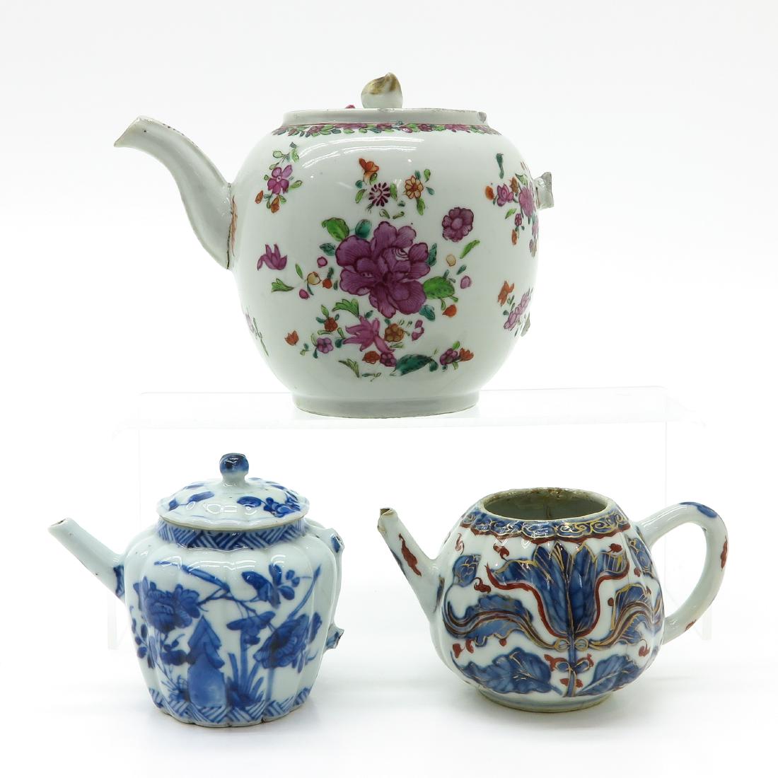 Lot of 3 Teapots: Largest is 15 cm. tall, in diverse conditions.