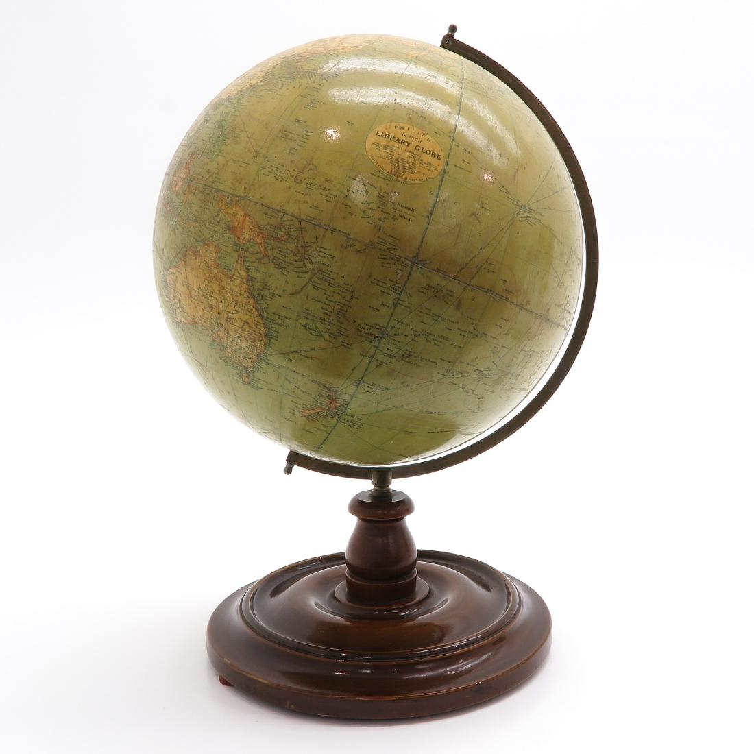 A Philips Terrestrial Library Globe 1930 (1 of 5)