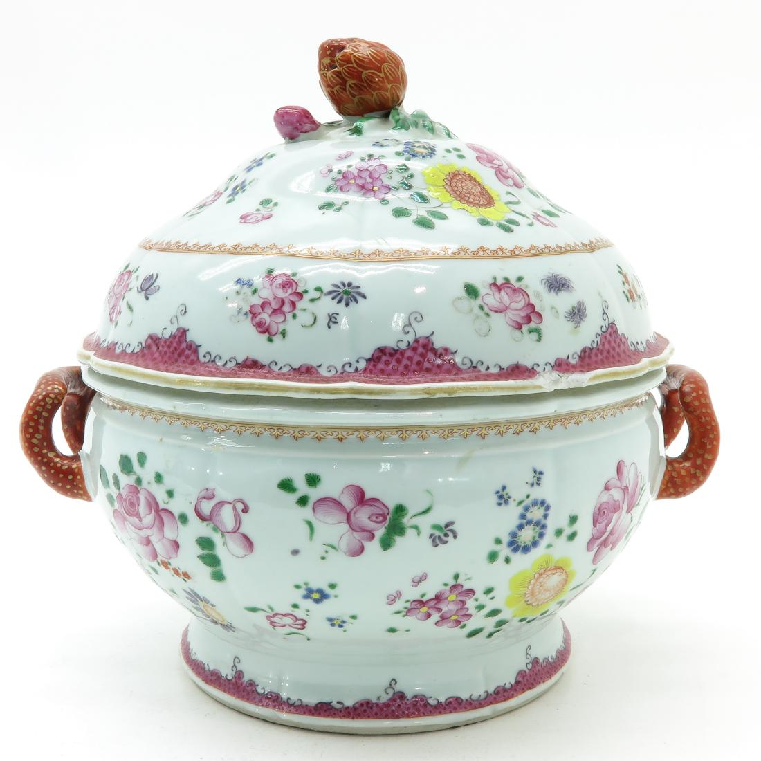A Famille Rose Decor Tureen (1 of 6)