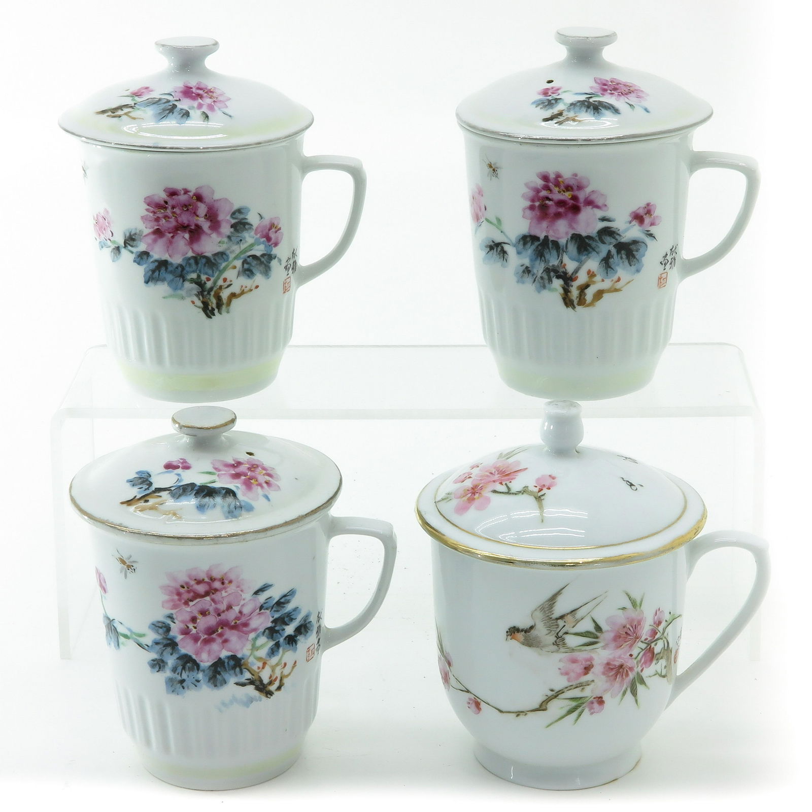 Four Famille Rose Decor Cups with Covers (1 of 8)