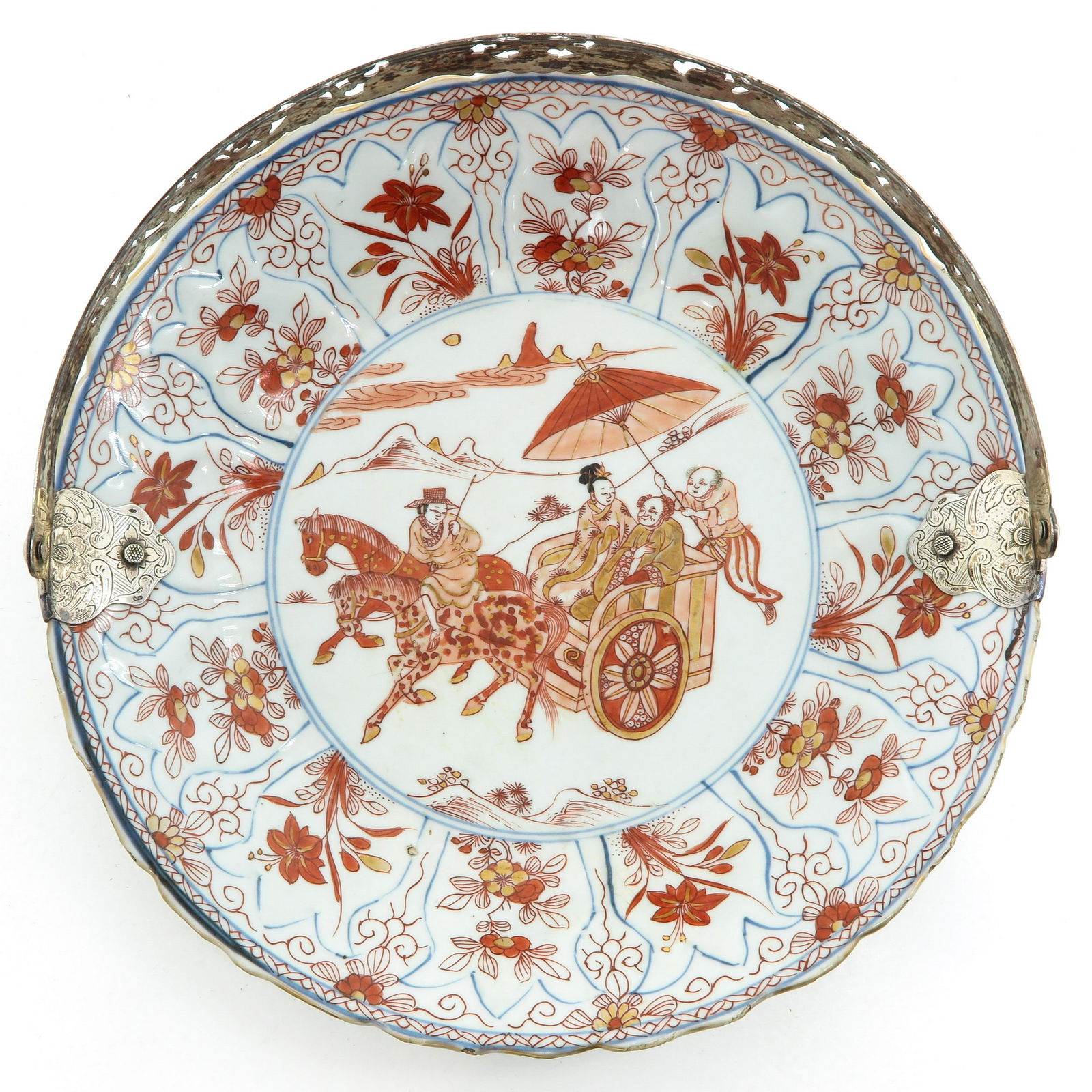 A Iron Red and Gilt Decor Plate (1 of 4)
