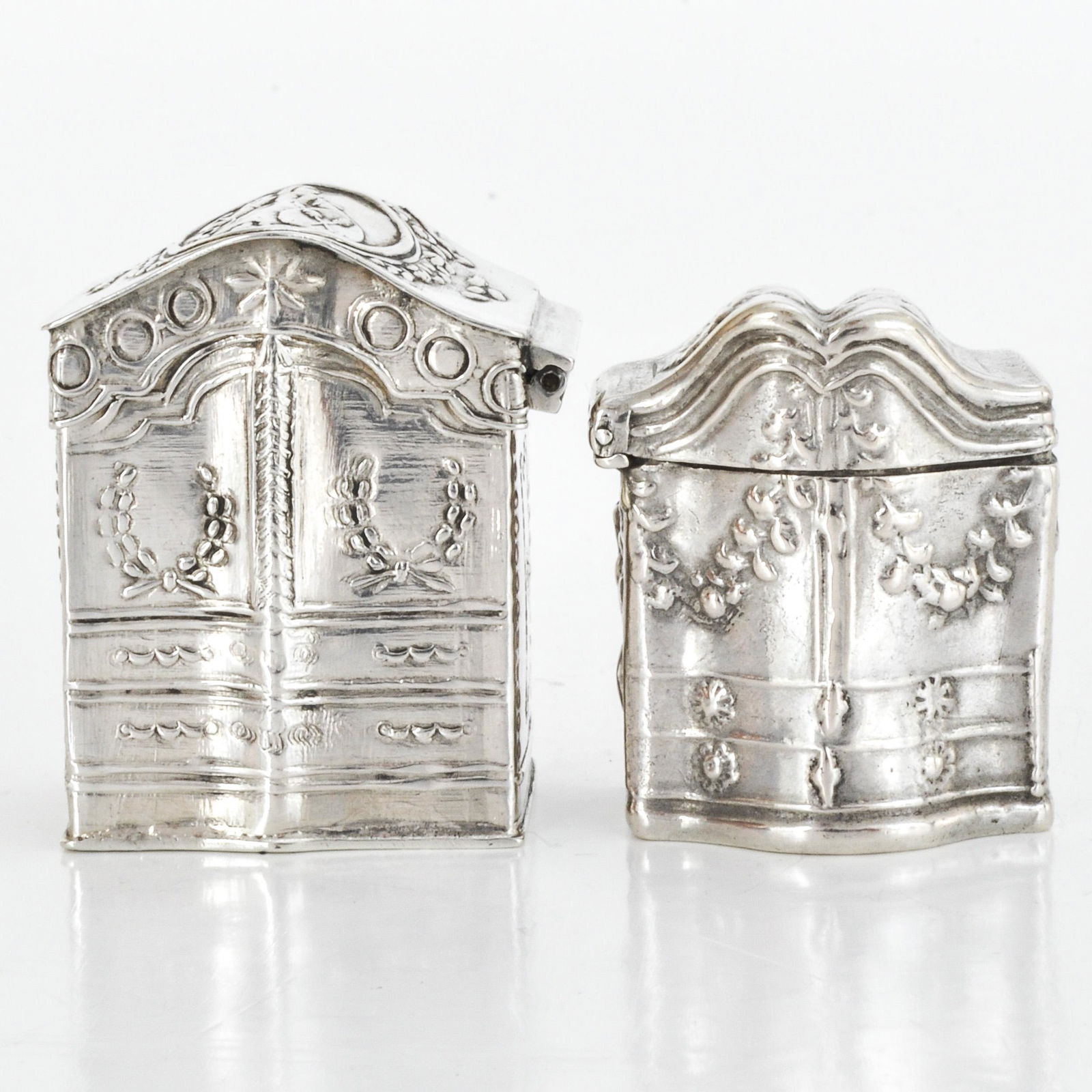 Two Silver Scent Boxes (1 of 8)