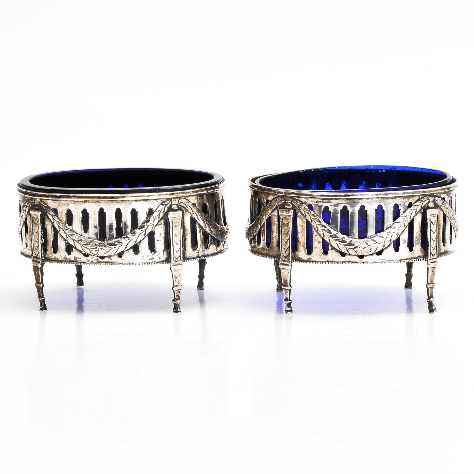 A Pair of Silver Salt Cellars (1 of 8)