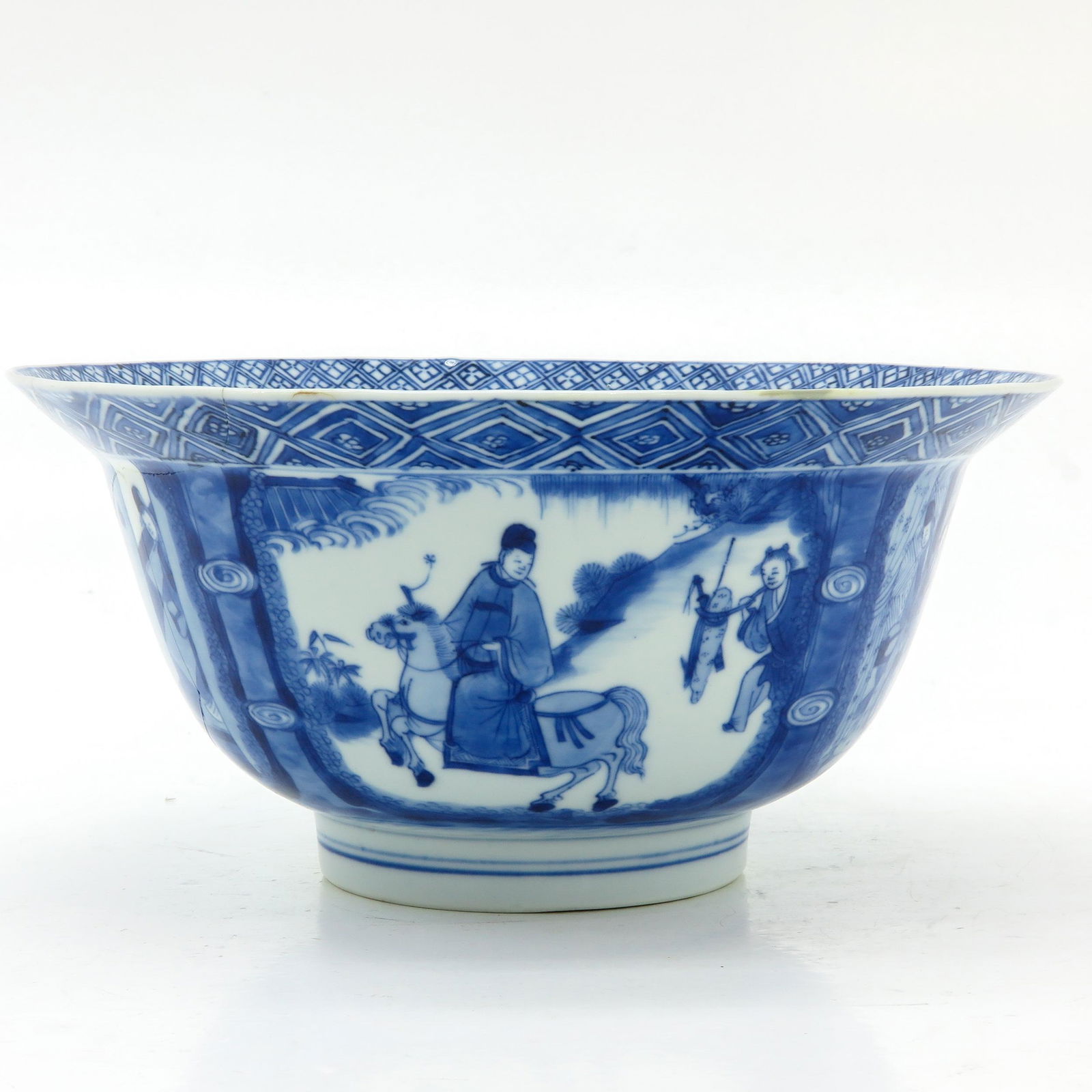 A Chinese Blue and White Flared Rim Bowl (1 of 8)