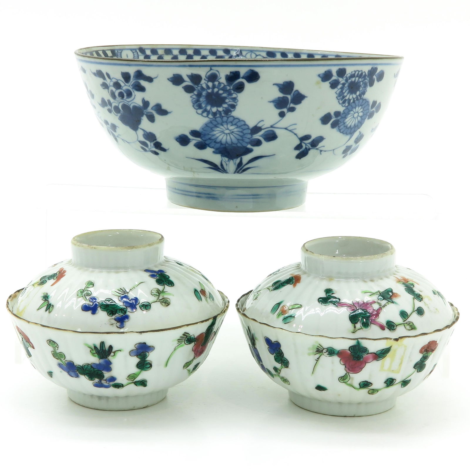 A Collection of Chinese Porcelain Items (1 of 7)