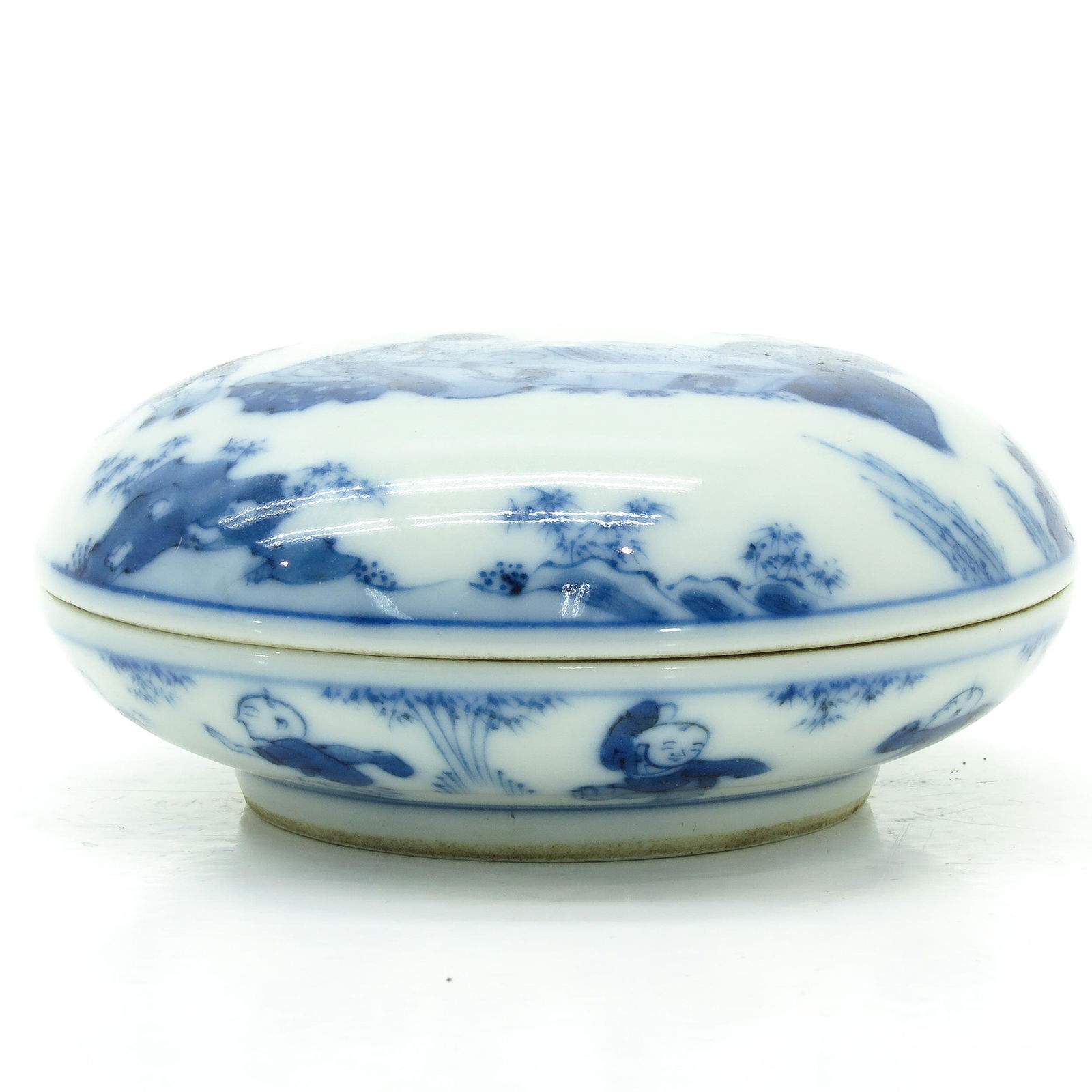 A Chinese Blue and White Box with Cover (1 of 8)