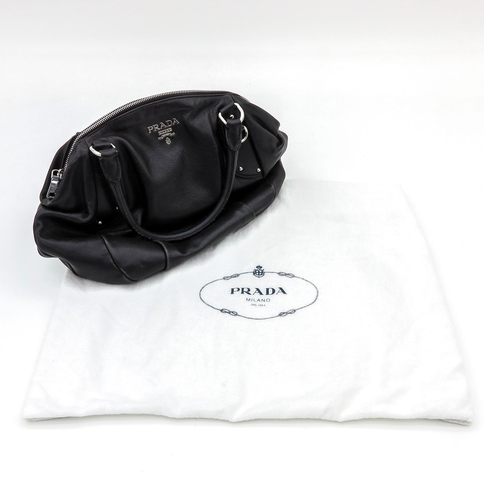 A Ladies Prada Bag (1 of 6)