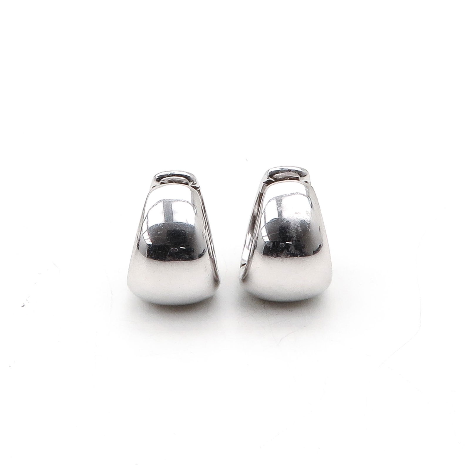 A Pair of 18KG Earrings (1 of 2)