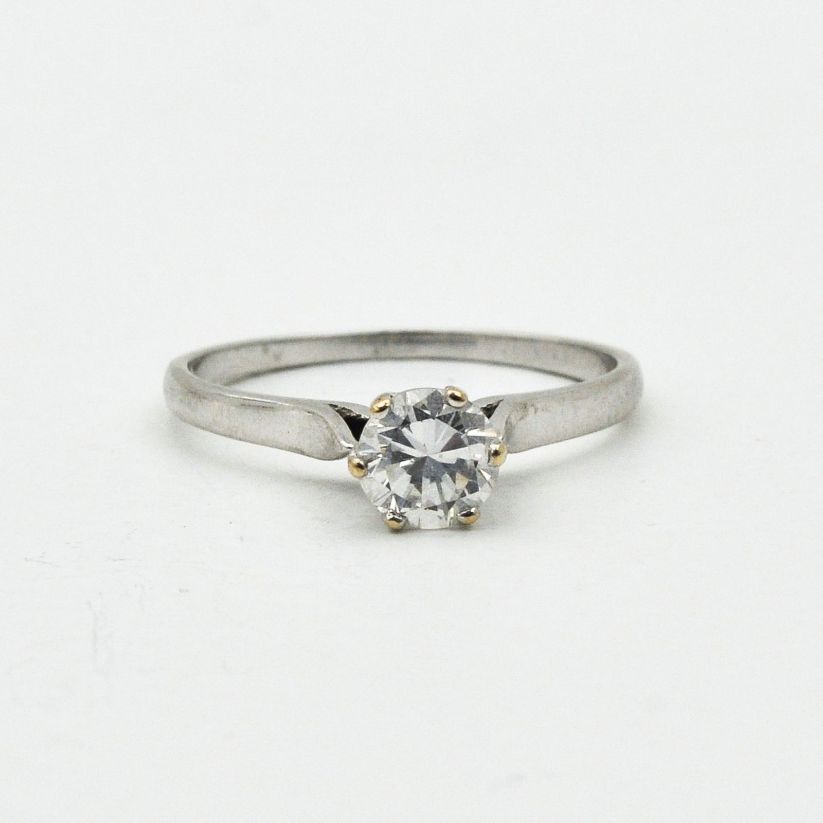 A Ladies 14KG Diamond Solitaire Ring (1 of 2)