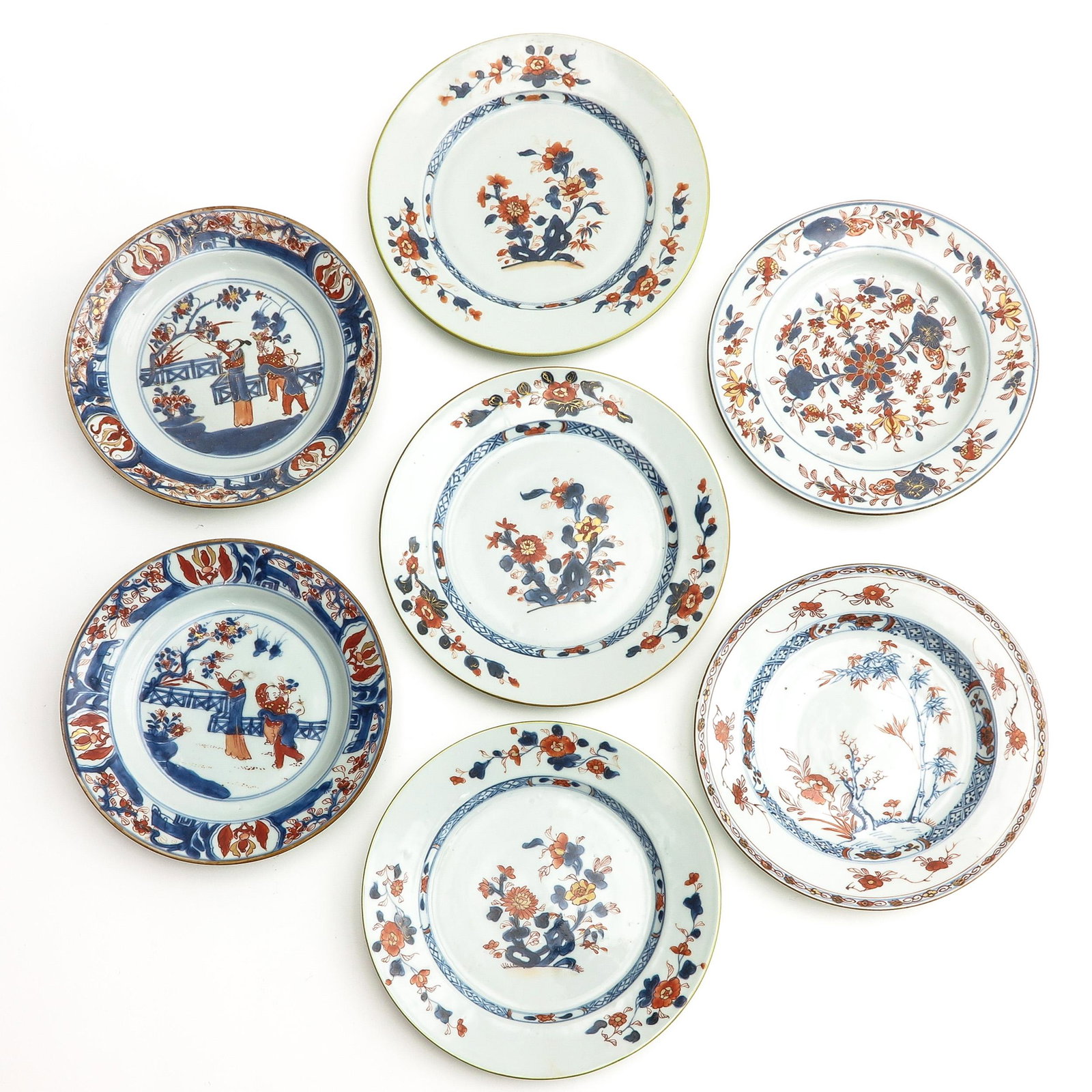 A Collection of 7 Plates: In diverse decors and sizes, largest plate is 23 cm. in diameter, in diverse conditions.
