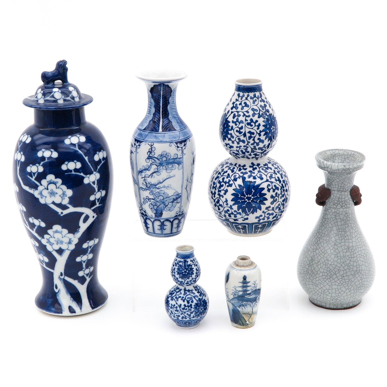 A Diverse Collection of Porcelain: Including 6 vases, tallest vase is 32 cm., in diverse conditions.
