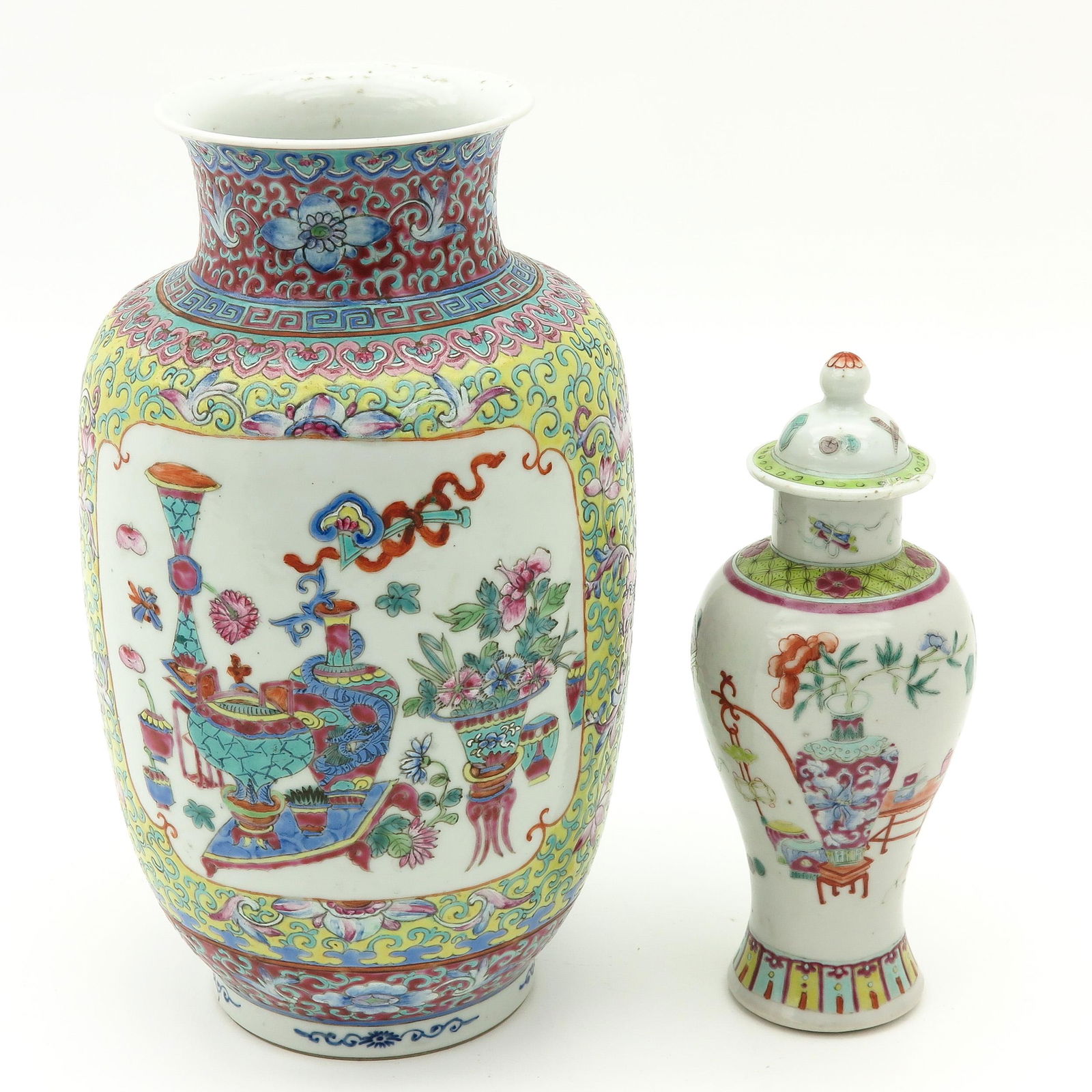 A Lot of 2 Vases (1 of 9)