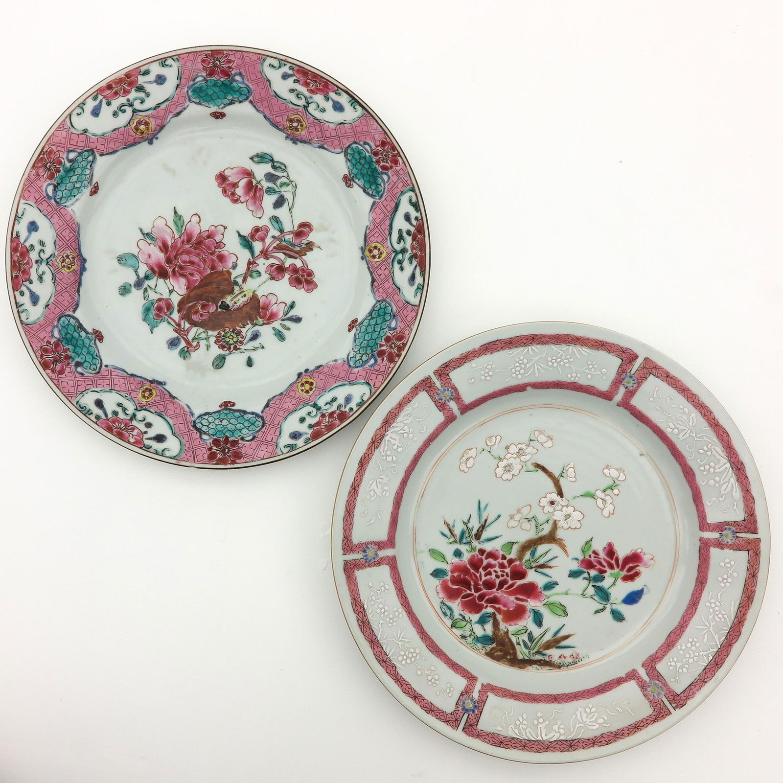 A Lot of 2 Famille Rose Plates (1 of 10)