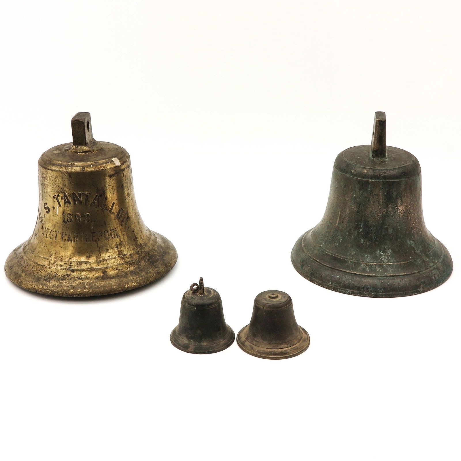 A Lot of 4 Copper Bells (1 of 7)