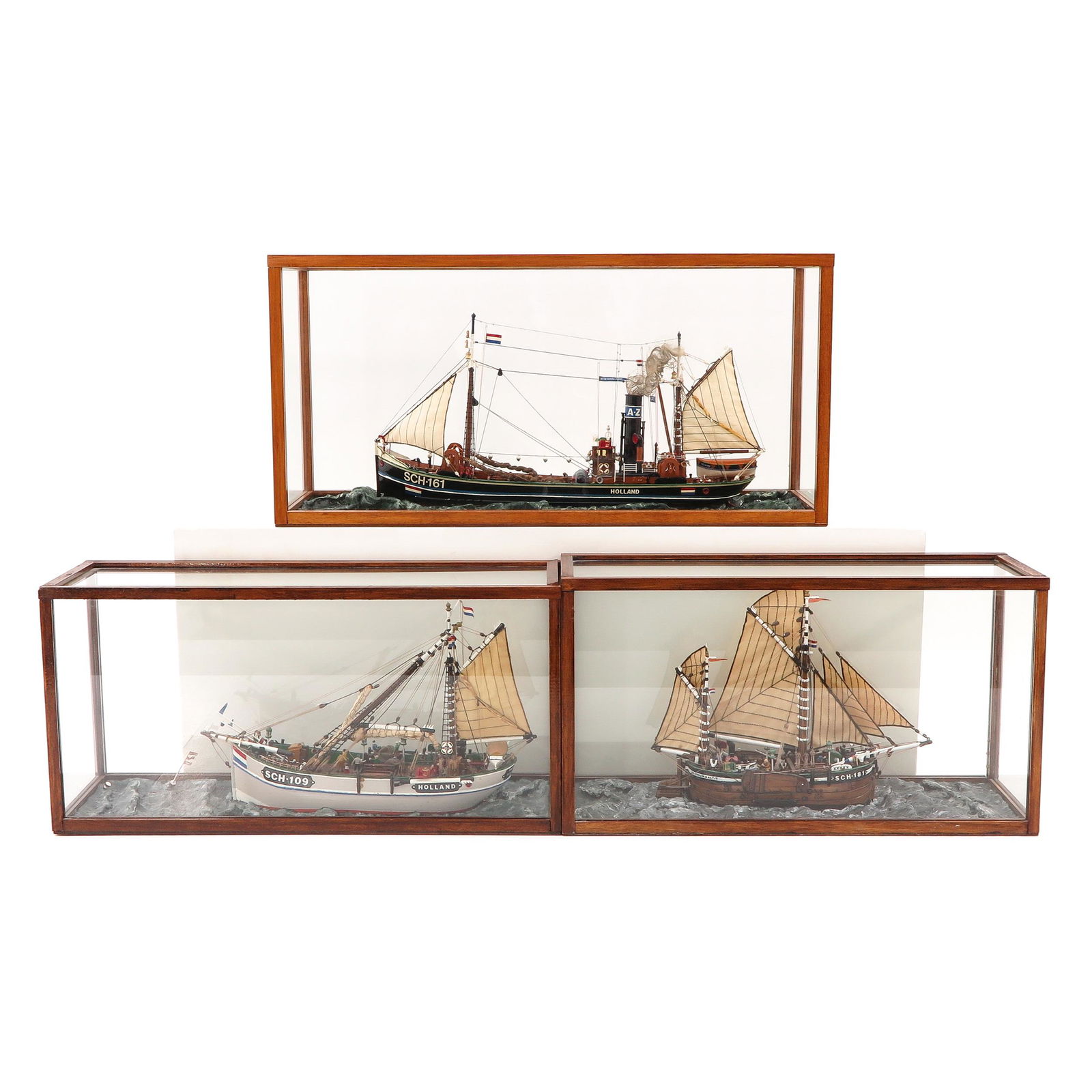 A Lot of 3 Model Ships (1 of 10)