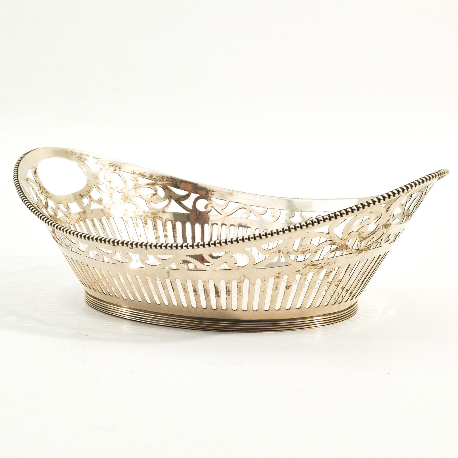 A Dutch Silver Breadbasket (1 of 7)