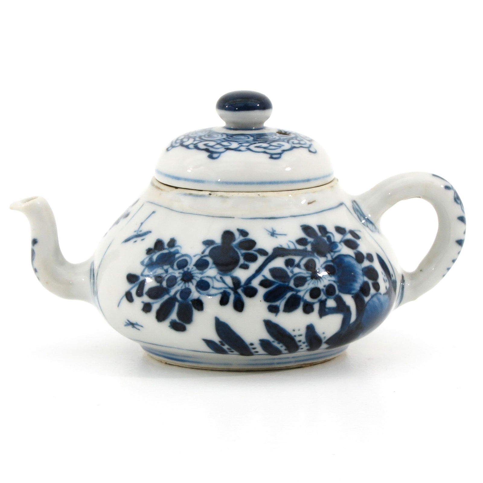 A Small Kangxi Period Teapot (1 of 9)