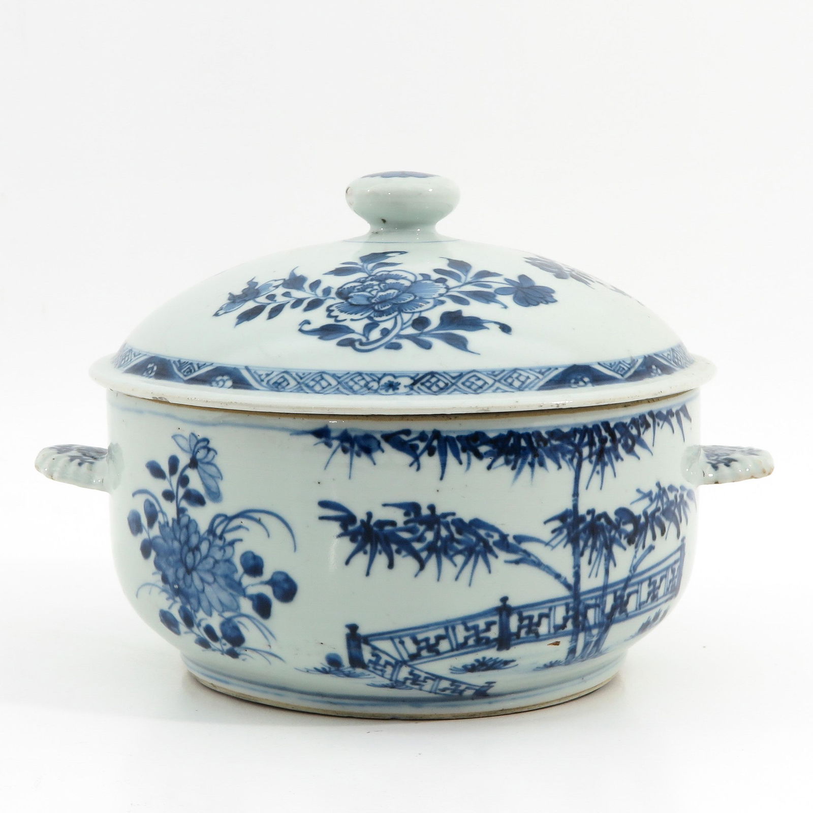 A Blue and White Serving Dish (1 of 9)