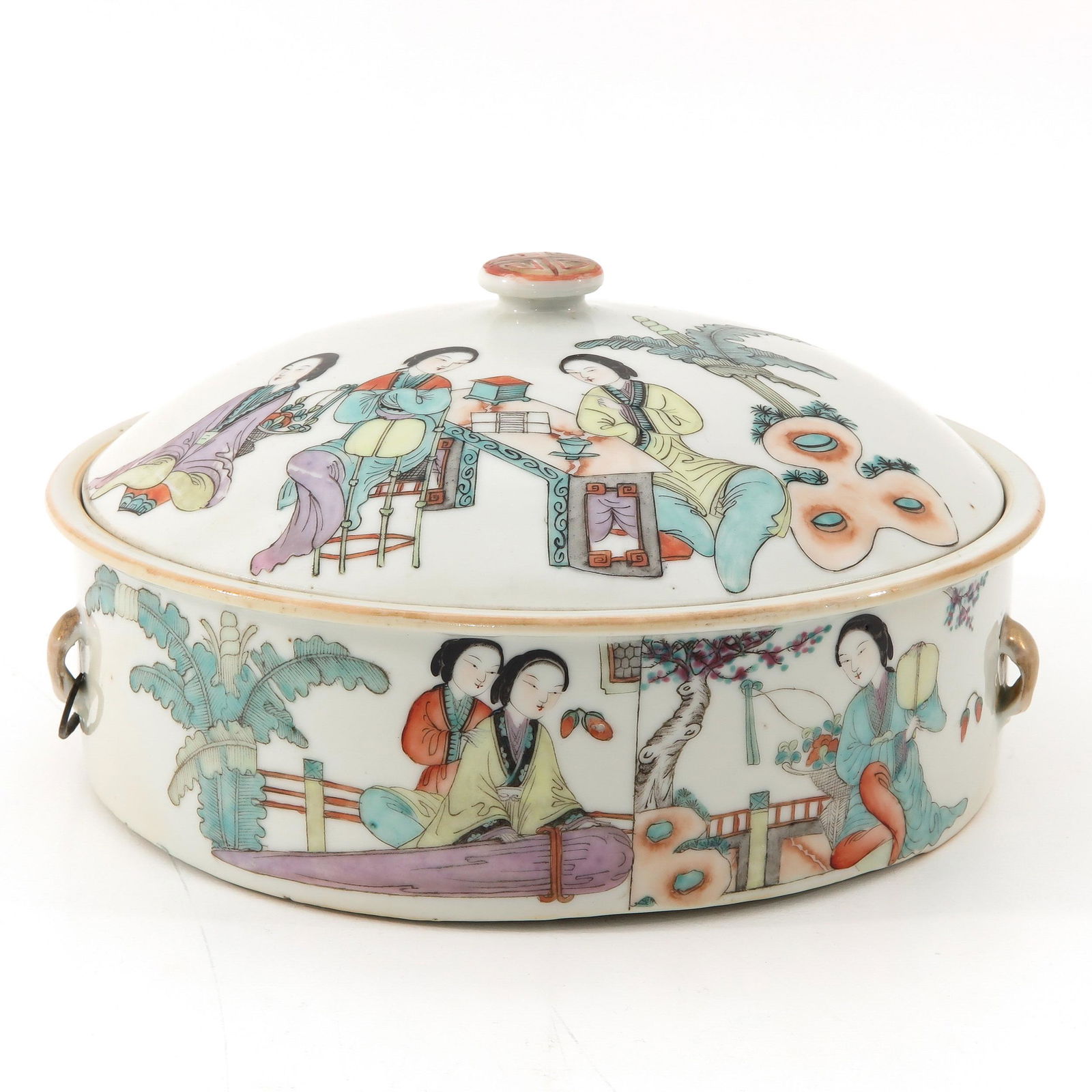 A Famille Rose Round Dish and Cover (1 of 9)