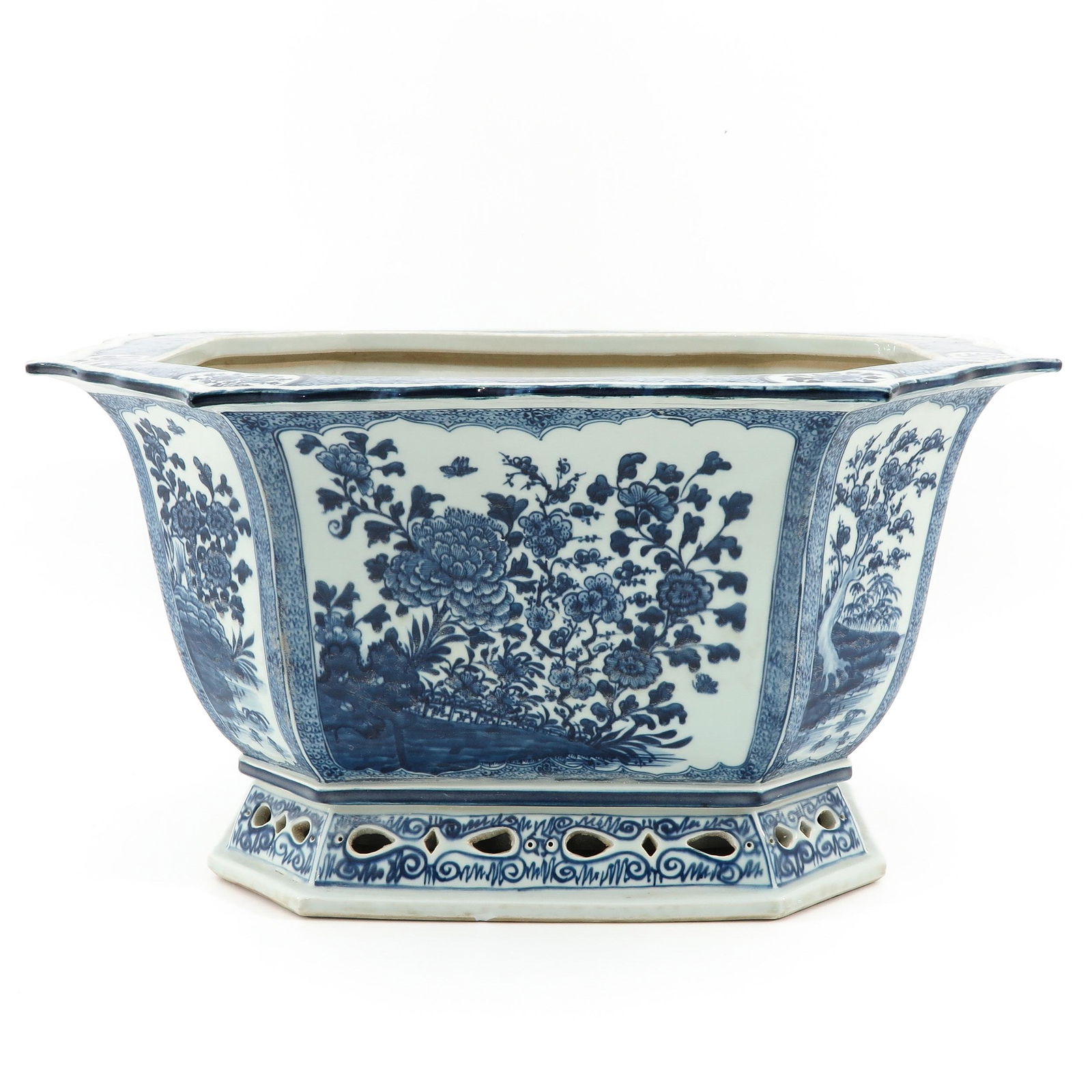 A Large Blue and White Planter (1 of 10)