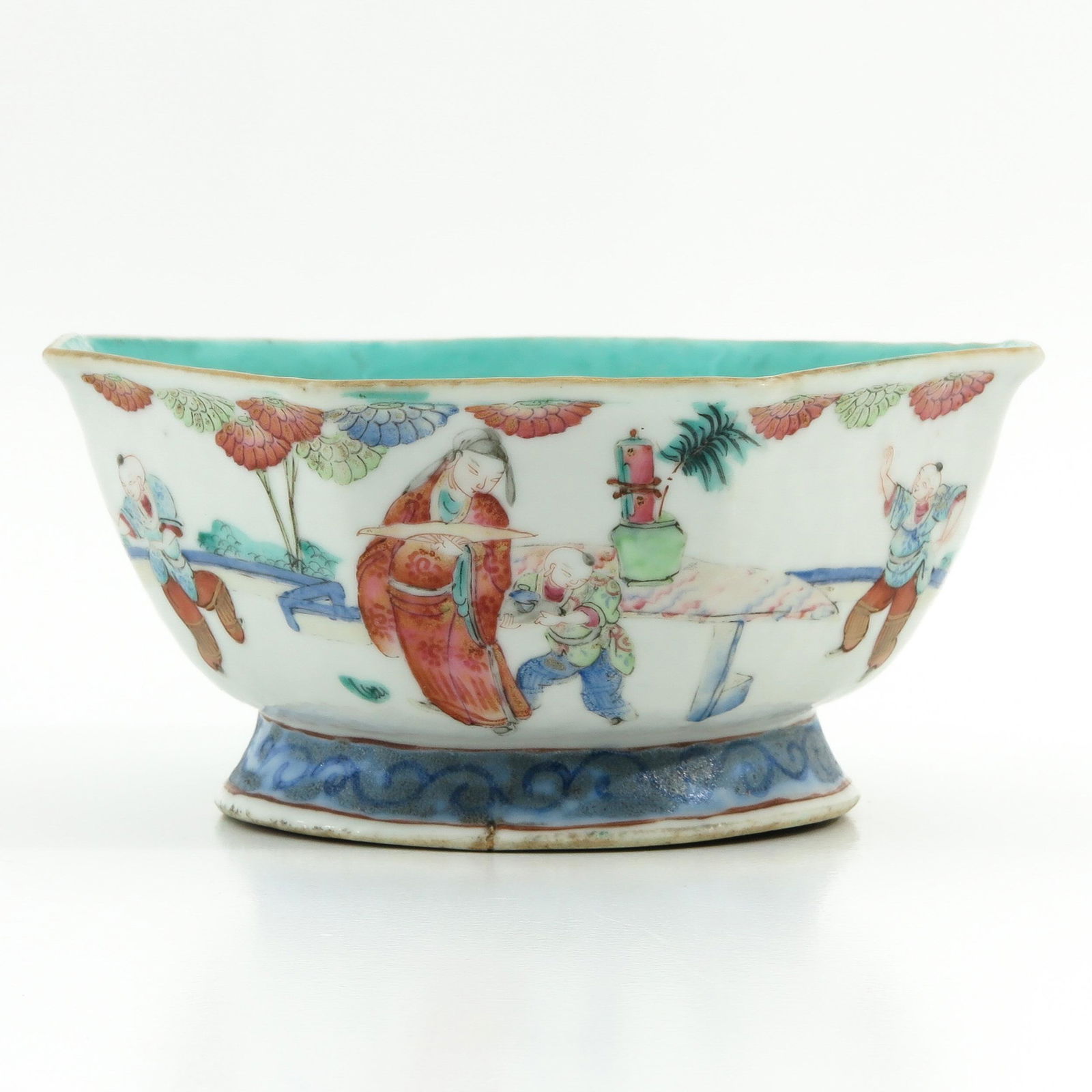 A Famille Rose Altar Dish (1 of 9)