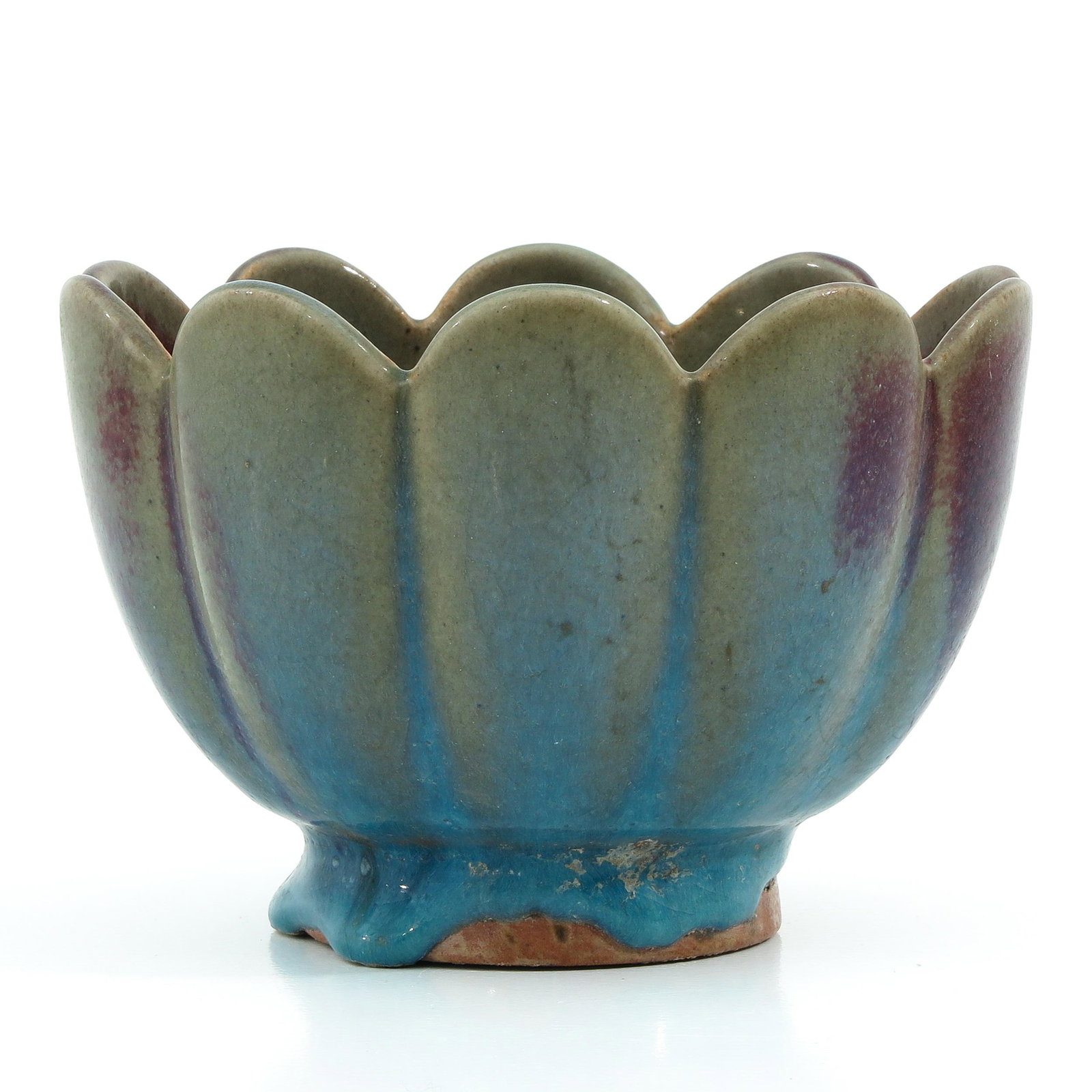 A Purple and Blue Glaze Bowl: 14 cm. in diameter.