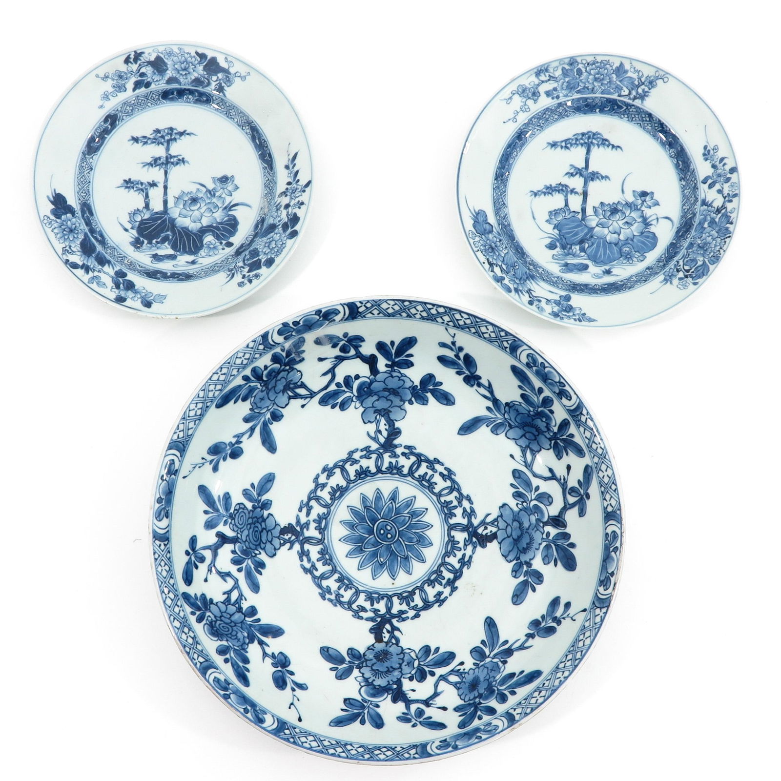 A Charger and 2 Plates (1 of 10)