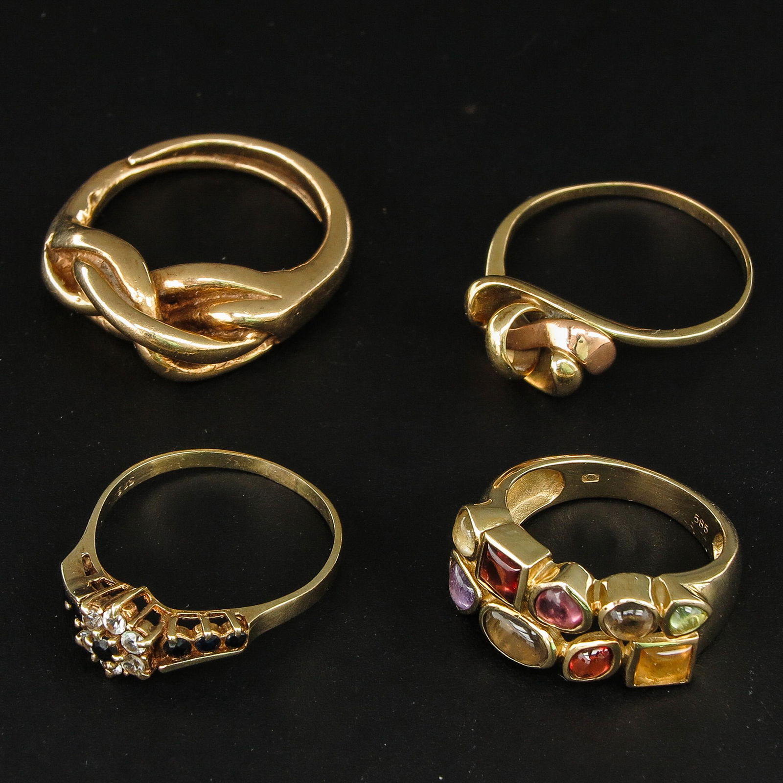 A Collection of 4 Ladies Rings (1 of 1)