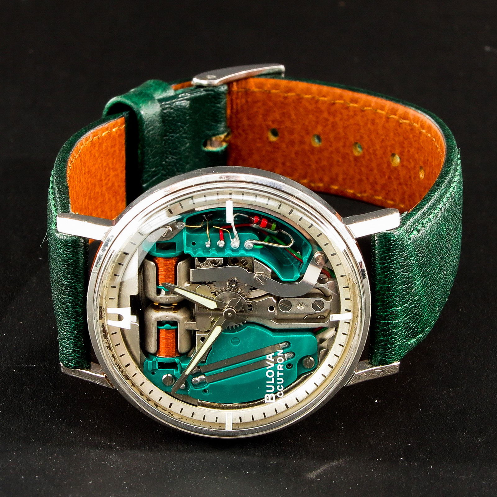 A Mens Bulova Accutron Watch (1 of 3)